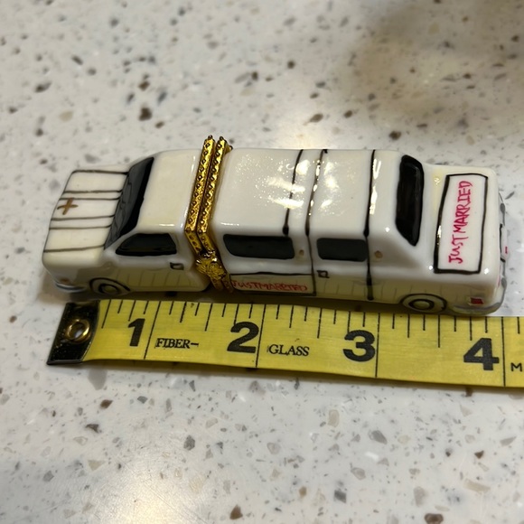 Just Married White Limousine wedding trinket box with mini bride and groom - Picture 12 of 12